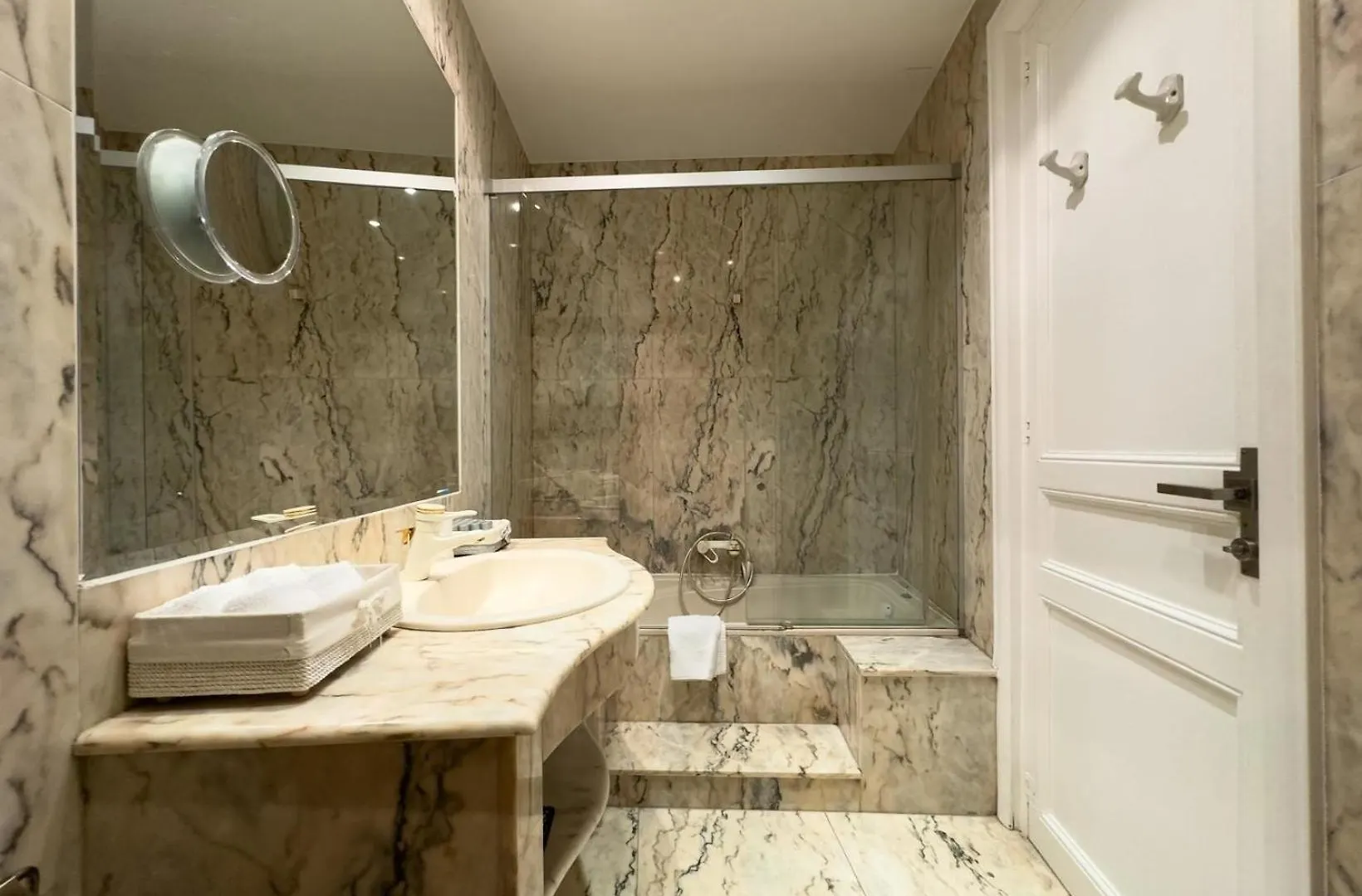 Apartment Ferienwohnung Fuer 5 Personen Ca 80 Qm In Barcelona-Eixample, Costa Brava Costa Del Maresme