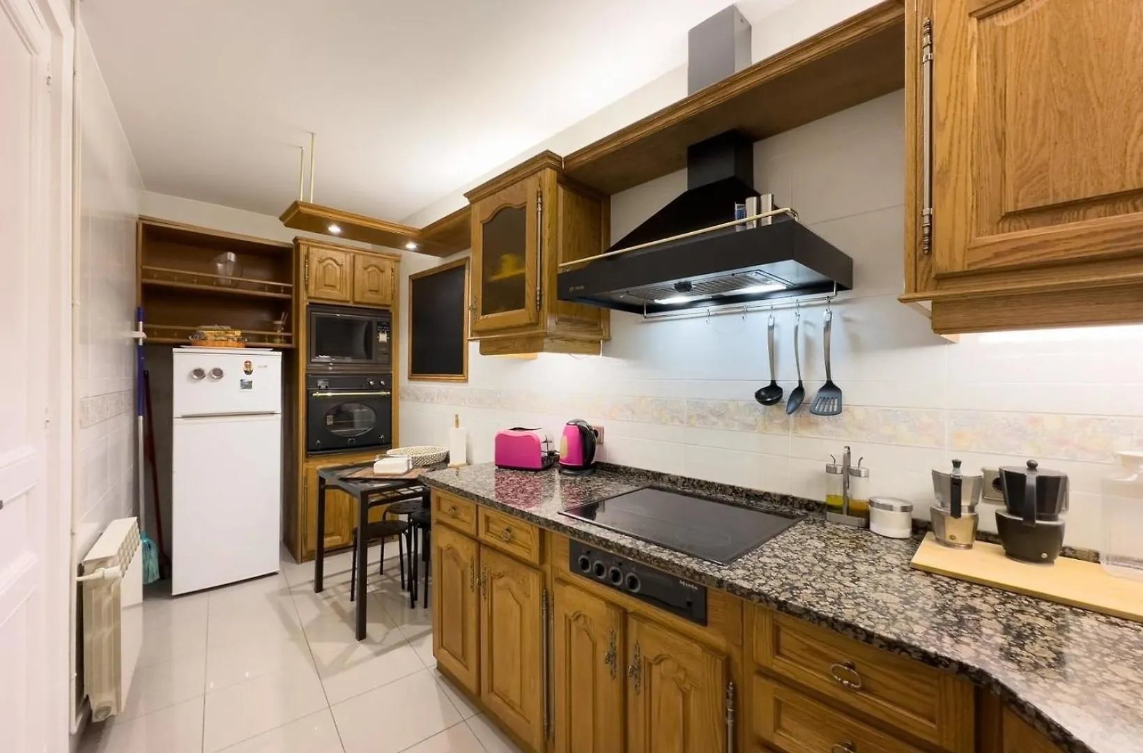 Ferienwohnung Fuer 5 Personen Ca 80 Qm In Barcelona-Eixample, Costa Brava Costa Del Maresme 0*, Barcelona Spain