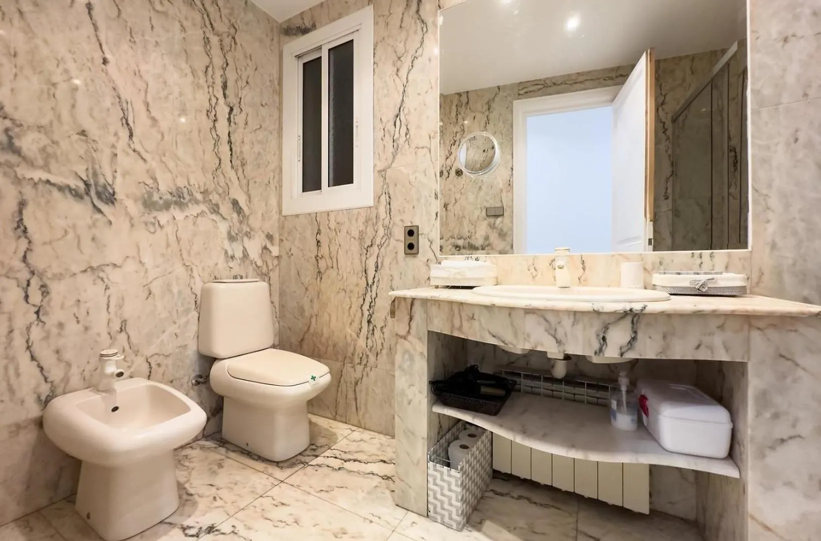 Ferienwohnung Fuer 5 Personen Ca 80 Qm In Barcelona-Eixample, Costa Brava Costa Del Maresme Apartment